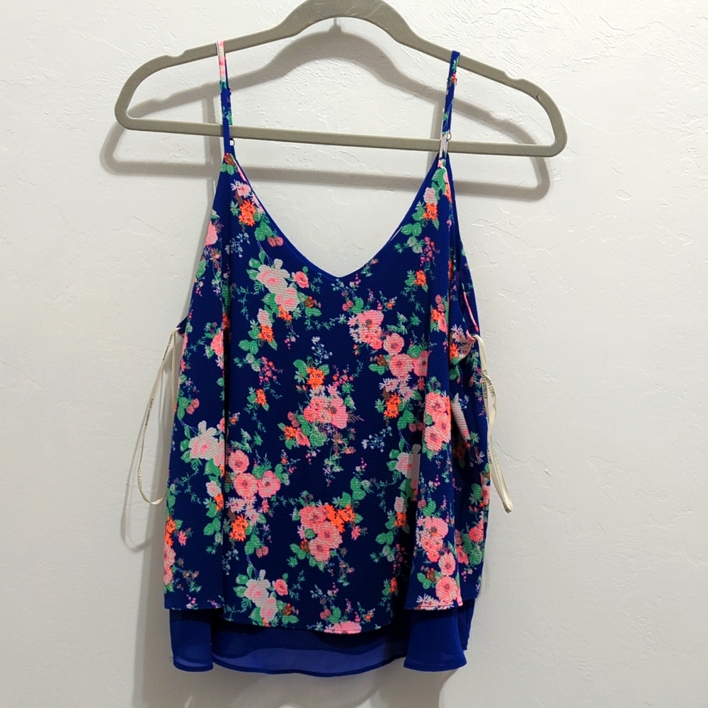 Sweet Wanderer Floral Blue Top Size Medium